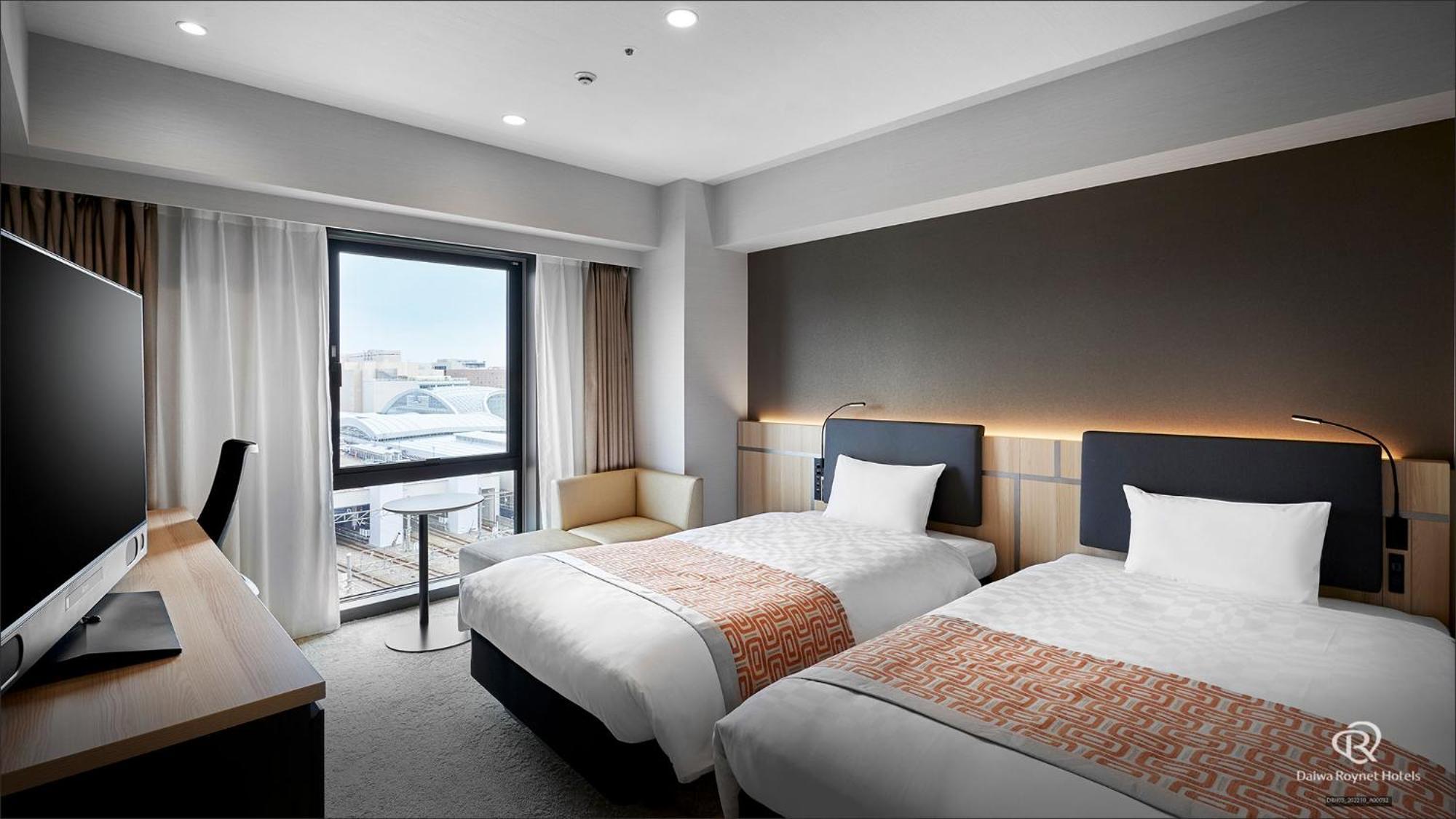 Daiwa Roynet Hotel Kanazawa Eki Nishiguchi Стая снимка